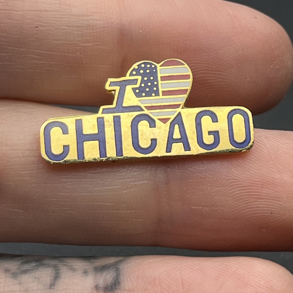 I Heart Love Chicago Illinois American Flag Lapel Hat Pin